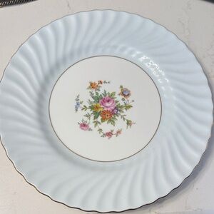 Set of 2 Elegant Floral Dinner Plate with Gold Trim Milton Dawn pattern